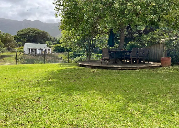 Serene, Thatched Apartment In Noordhoek, Cape Town