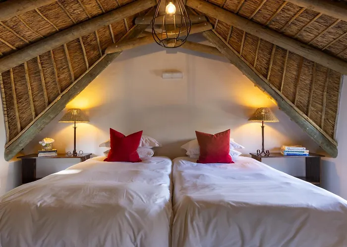 Serene, Thatched Apartment In Noordhoek, Cape Town